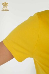 بلوزة مُنتجة بملابس نسائية برقبة على شكل V من قماش الفيسكوز - 79179 | نسيج حقيقي - Thumbnail